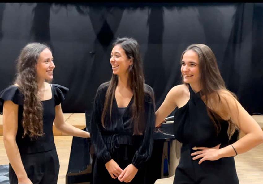 Photo of the performers